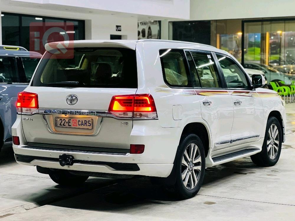 تويوتا لاندكروزر